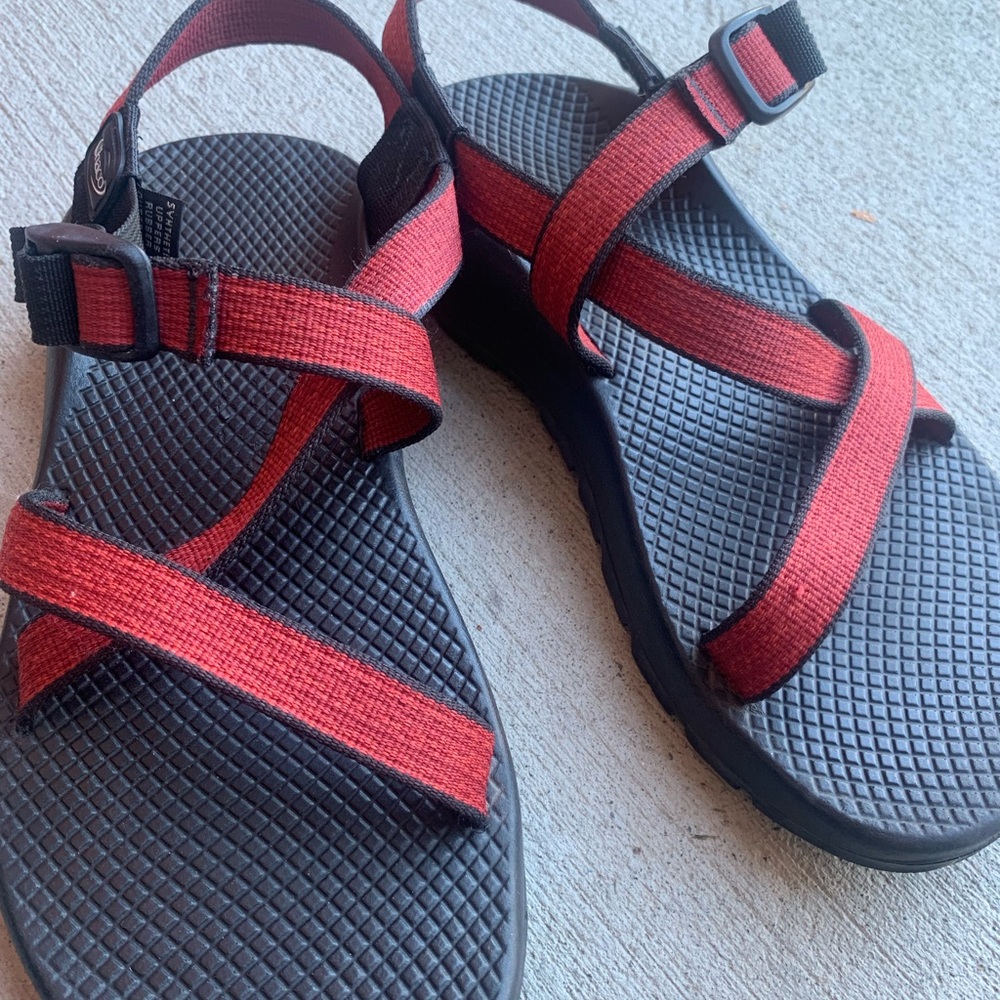 Chacó Red and Black Strappy Sandals